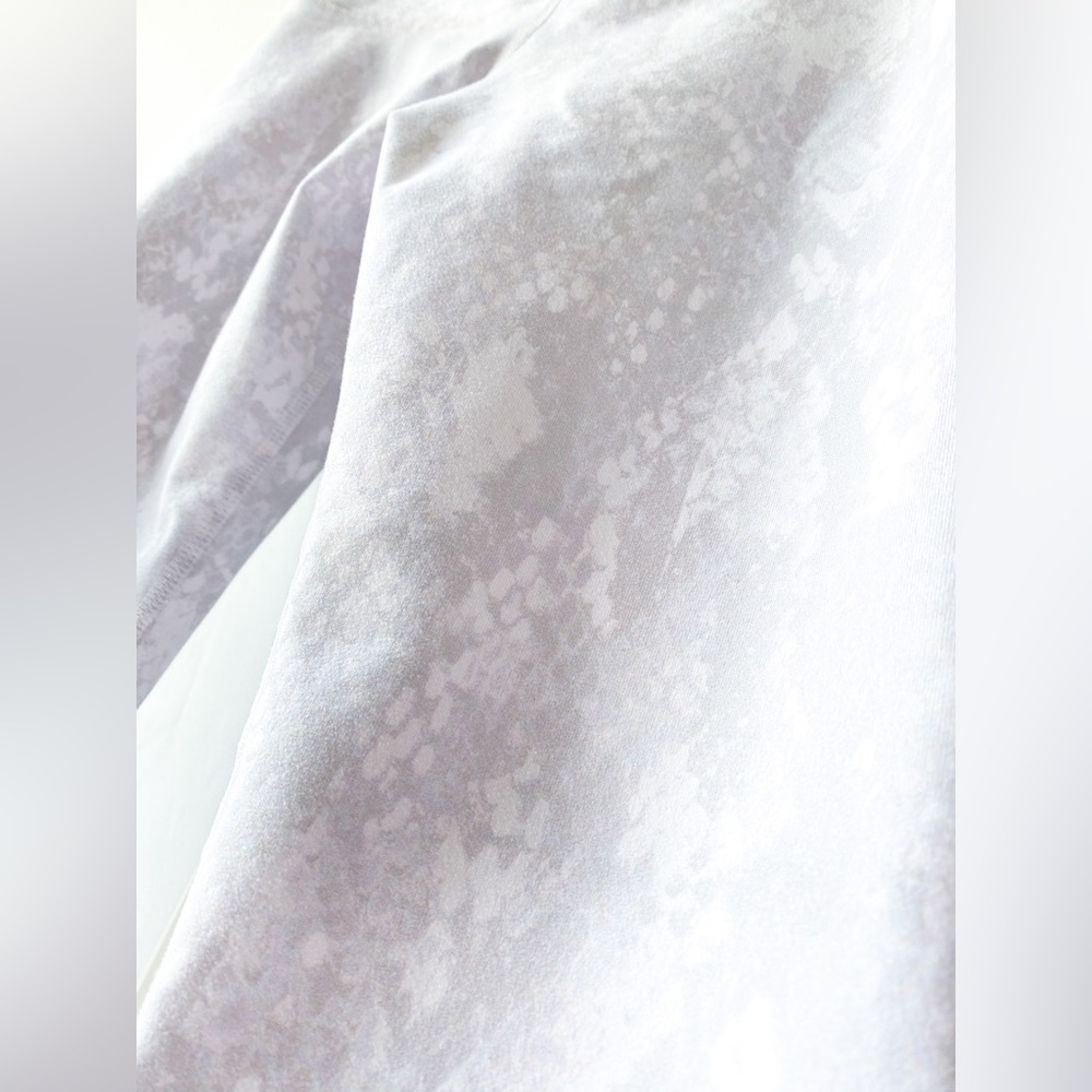 Alo Xs White Grey Python Snake Print Capri Leggin… - image 7